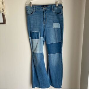 Hollister Women’s/junior high rise flare patch jeans size 15R (32W/31L) EUC!